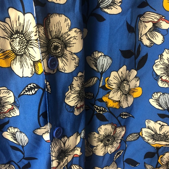 Floral print button up tee. - Picture 3 of 3